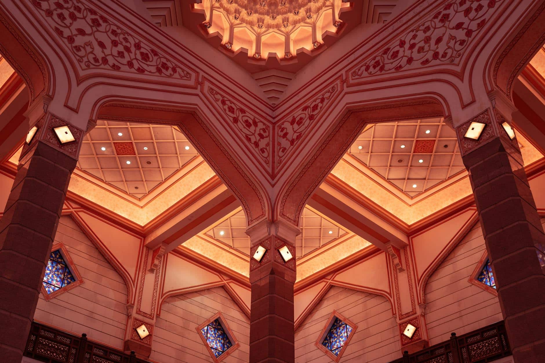 Karpet masjid premium Bekasi dengan desain elegan, warna lembut, dan kualitas tinggi untuk interior ibadah yang mewah